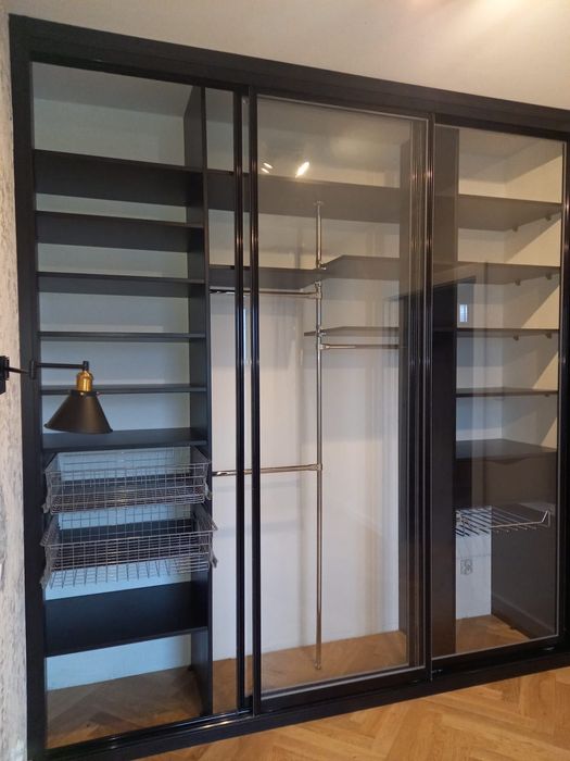 Zabudowa szafa na wymiar szkło