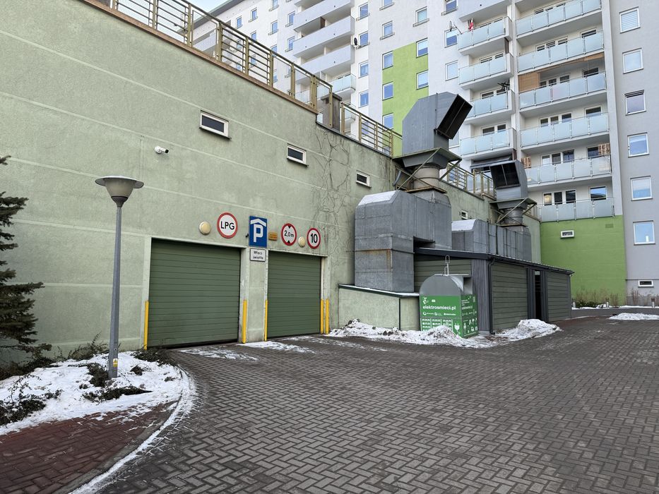 Dwa miejsca parkingowe Warszawa ul. Ceramiczna