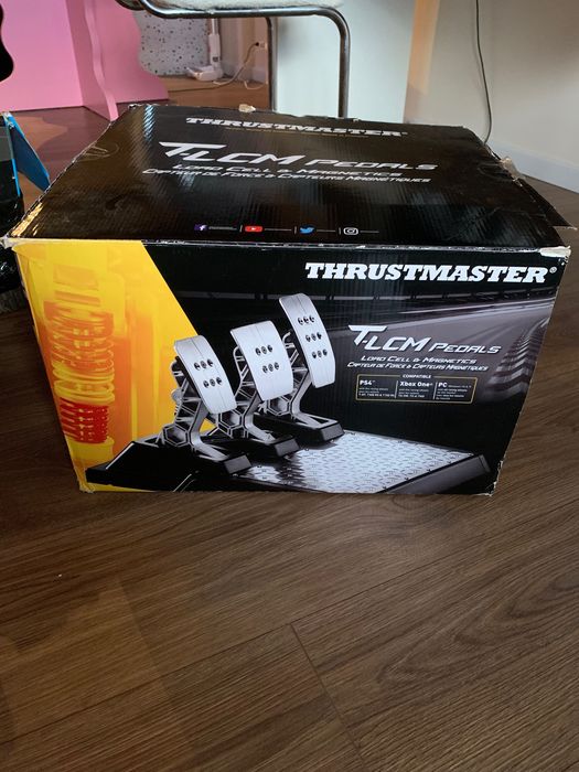 Pedały do PS5 Thrustmaster