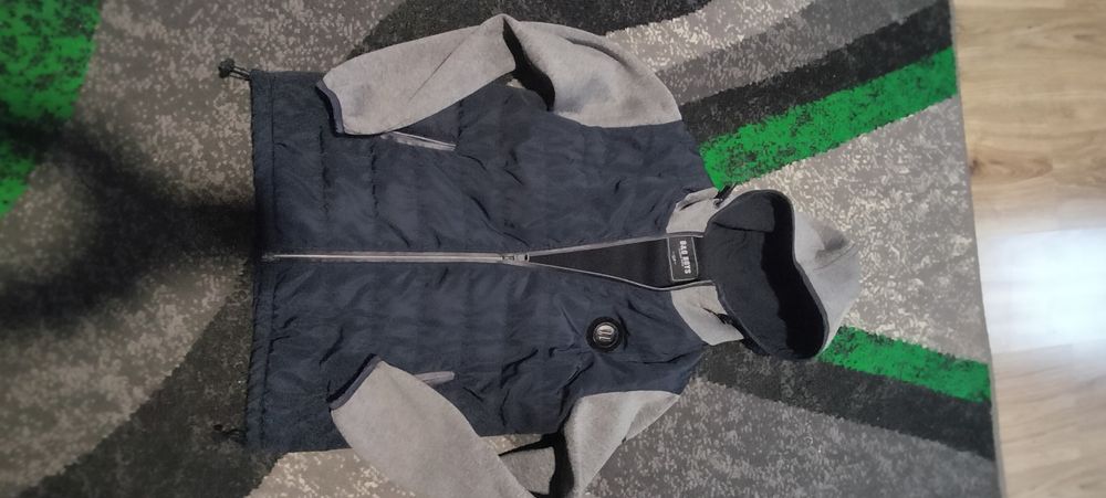 Bluza  z kapturem chłopięca