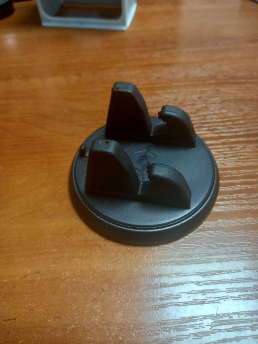 Тримач для телефону в автомобіль