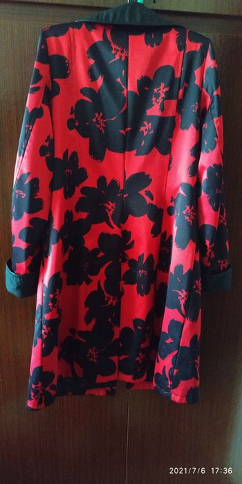 пиджачок и плащик 48-50 размера