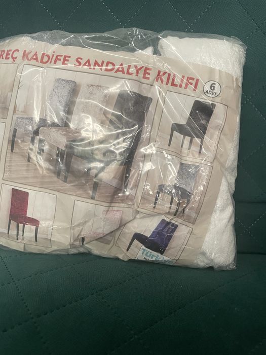 Białe Welurkowe pokrowce na krzesla nowe 12sztuk