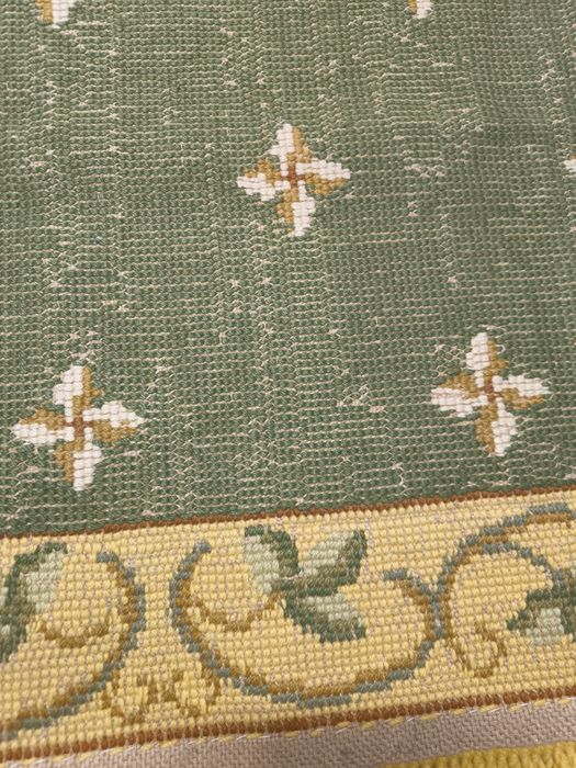 Tapetes Arraiolos Lote 3 Peças.
Conjunto de três tapetes Arraiolos com