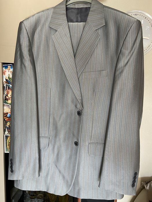 Garnitur szyty na miare rozmiar 54 firmy Mago szary połyskowy