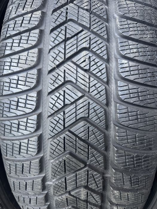 255/55 R19 Pirelli Scorpion Winter
