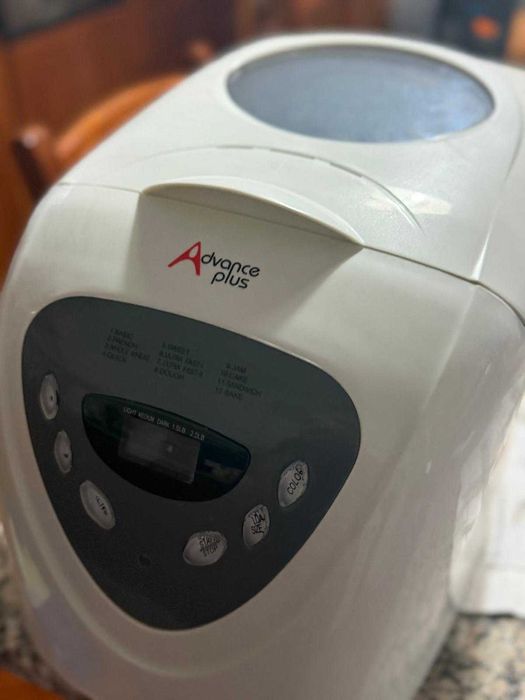 Máquina de fazer pão Advance Plus