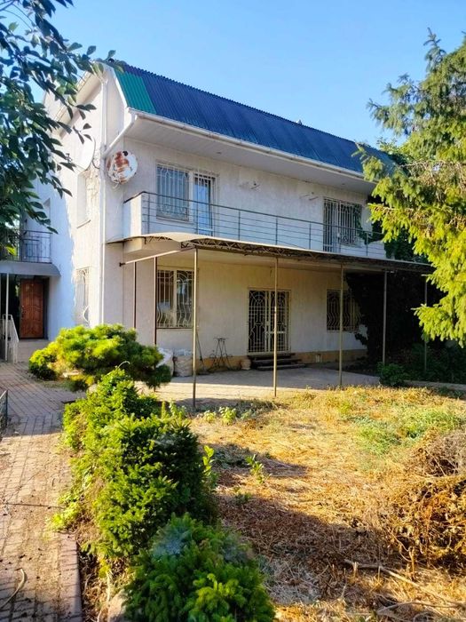 Просторий будинок  в Одесі — за ціною квартири