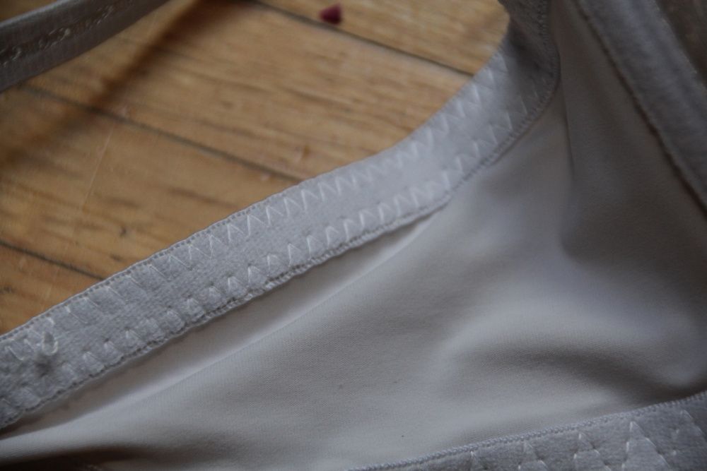 Biustonosz 75B, bialy, PushUp