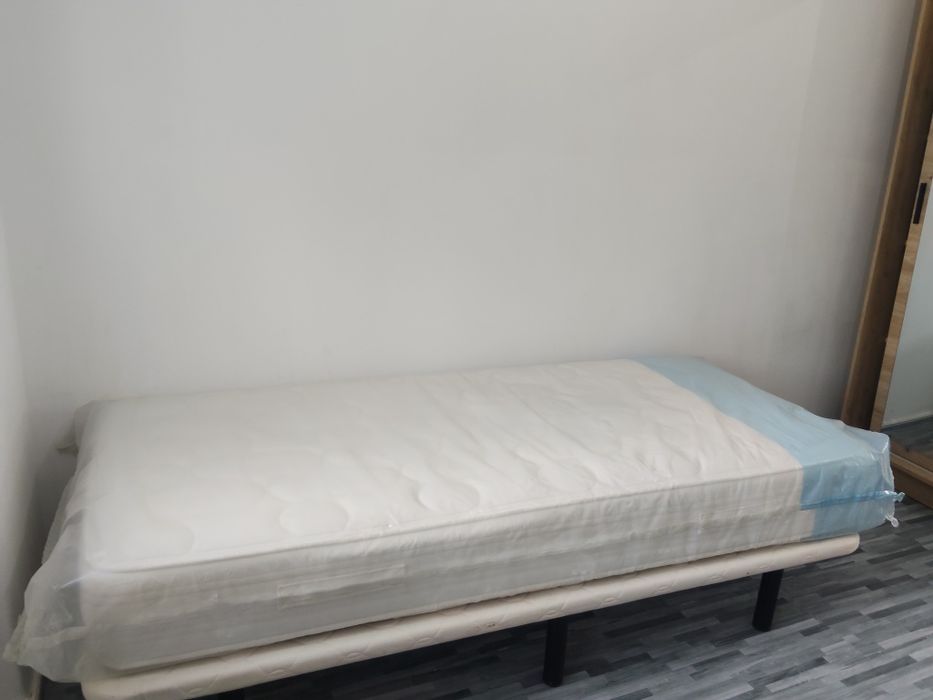 Quarto de Solteiro Disponível em Cova da Piedade