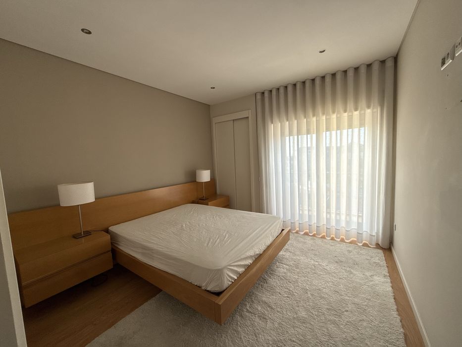 Cama de Carvalho 1,60x1,80m