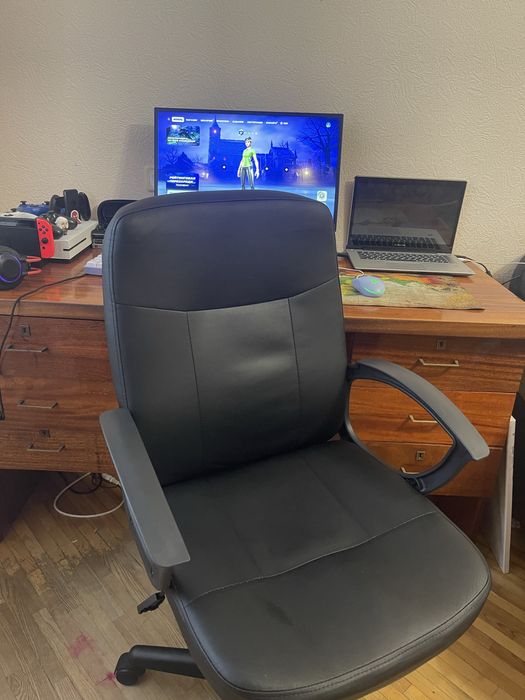 Продам офисный стул jysk