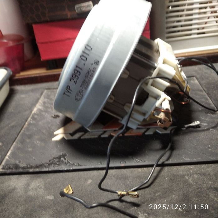 Двигун від пилесоса 1600W