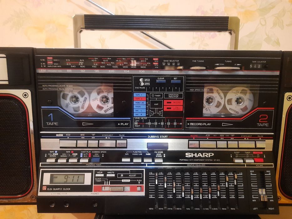 Продам магнитофон sharp 800 черный