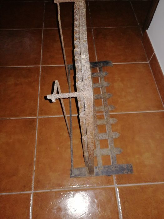 Frente de lareira para queimar lenha para aquecimento humano