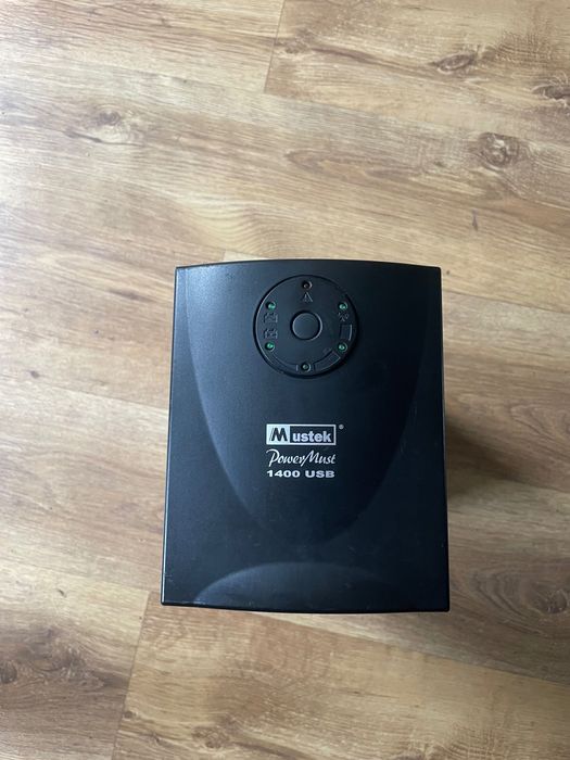 UPS Mustek power must 1400 usb 840w 220/230V ac