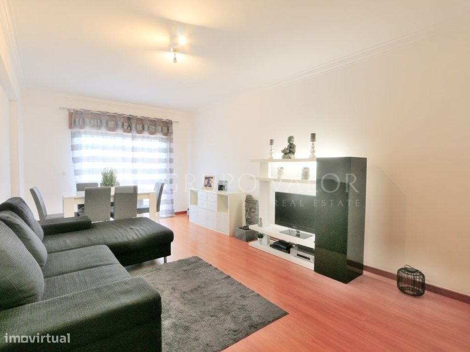 Apartamento T2 com Arrecadação, Rinchoa - Rio de Mouro — Rio de Mouro, Lisboa