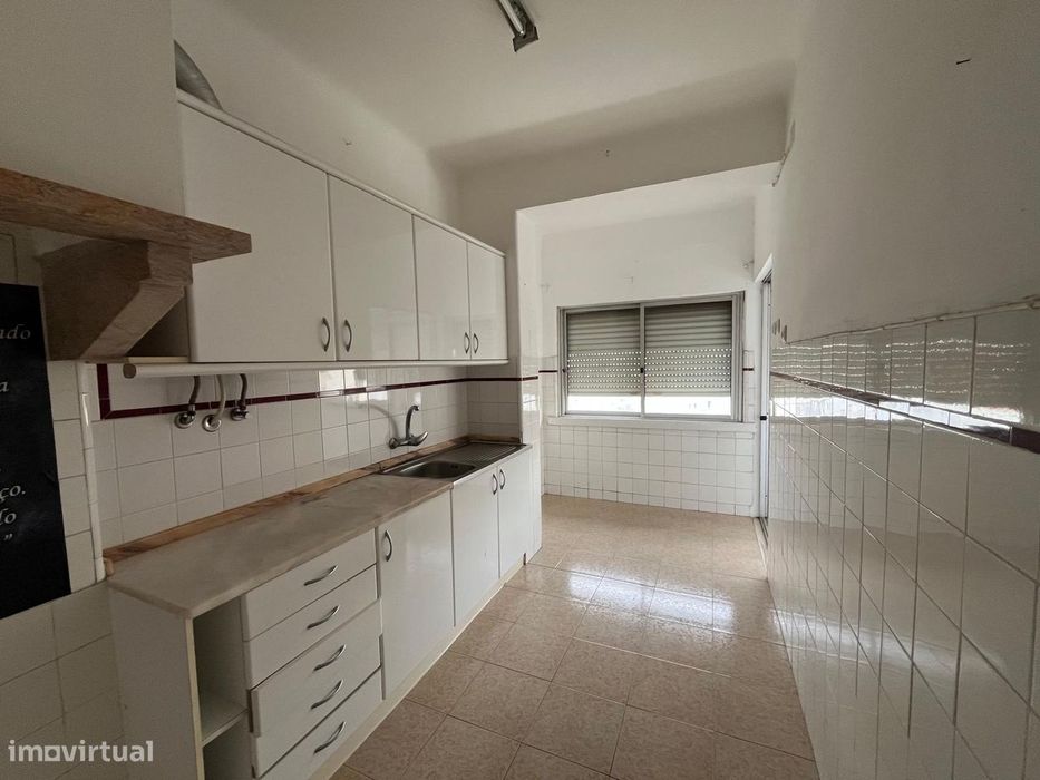 Apartamento t2 à venda na Rua General Humberto Delgado