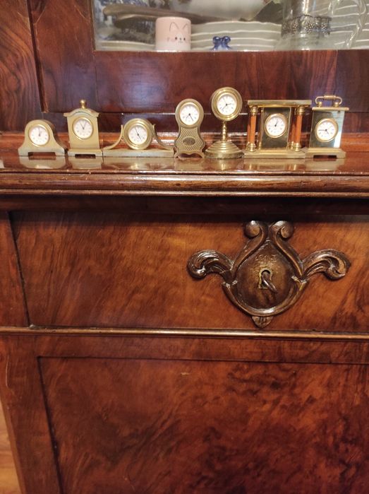 Coleção de relógios em metal pesados