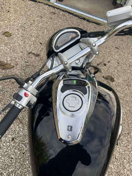 Intruder M800 ano 2012