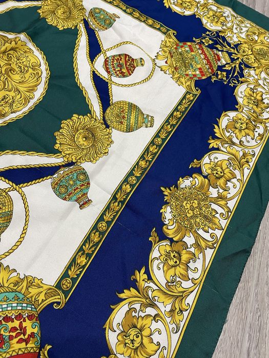 Платок Pierre Balmain