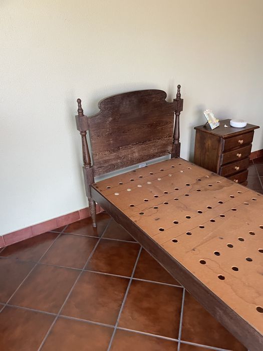 Cama de Solteiro com estrado