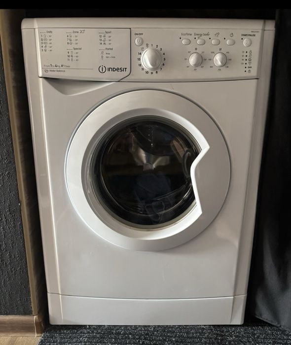 Pralka Indesit A+, 4kg