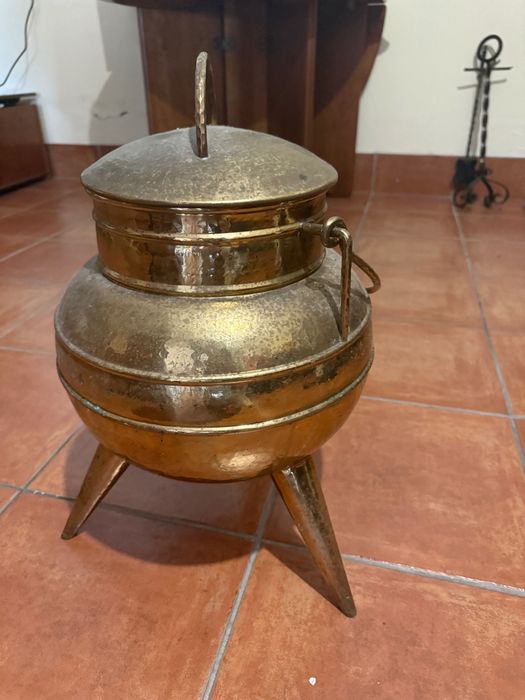 Panela dourada latão