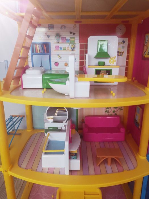 Piętrowy domek dla lalek Giochi Preziosi