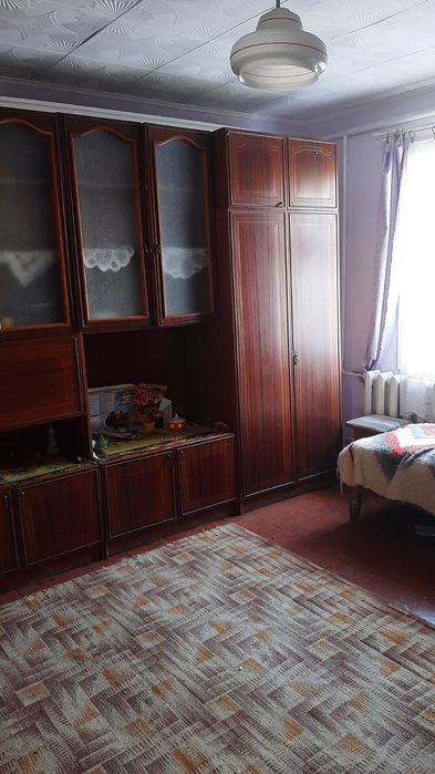 Оренда,Продаж.Будинок з господарськими примішенням садом,городом,гаражем і криницею