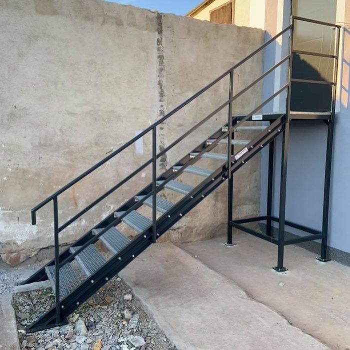 Schody metalowe zewnętrzne  stalowe techniczne kata