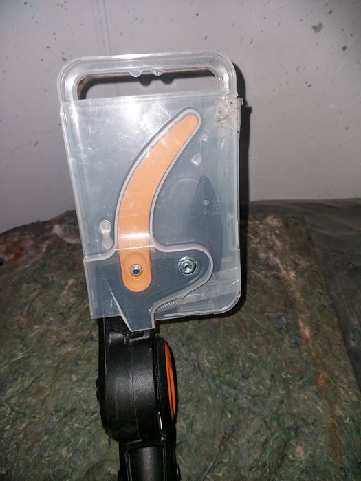 Sekator do gałęzi FISKARS Żyrafa PowerGear X UPX86