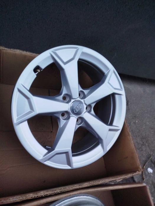 A302# Alufelgi 17" 5x112 Et 38 6,5J Audi A3, A4, Q3