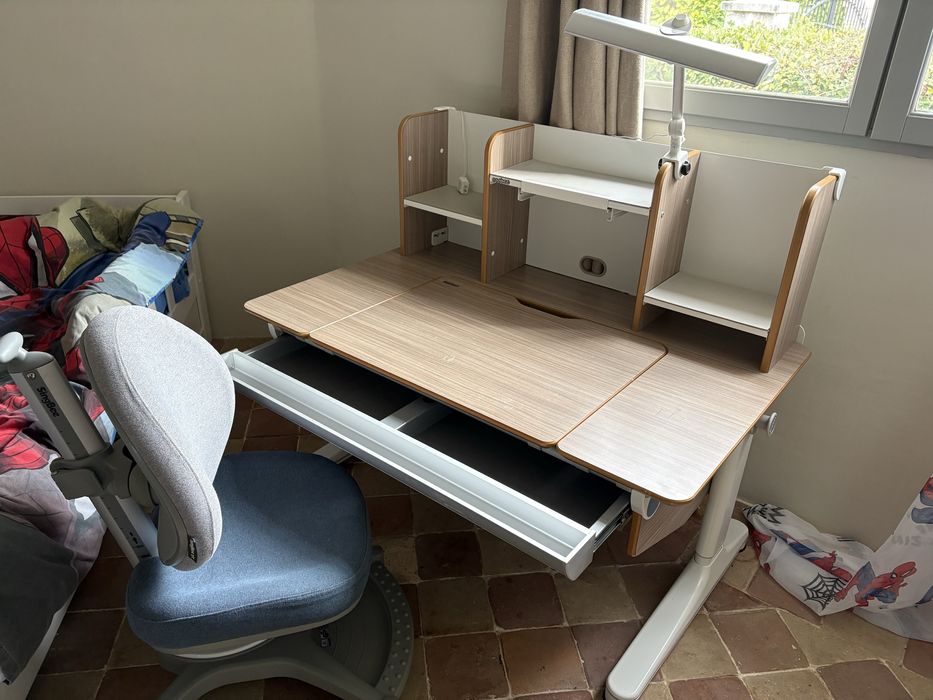 SingBee парта комплектная с креслом