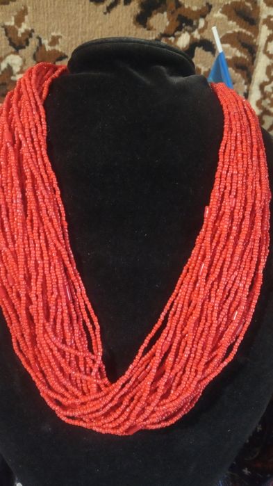 Буси, намисто до вишиванки, кораловi