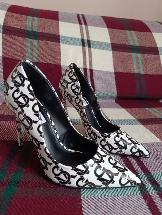 Продам туфлі нові