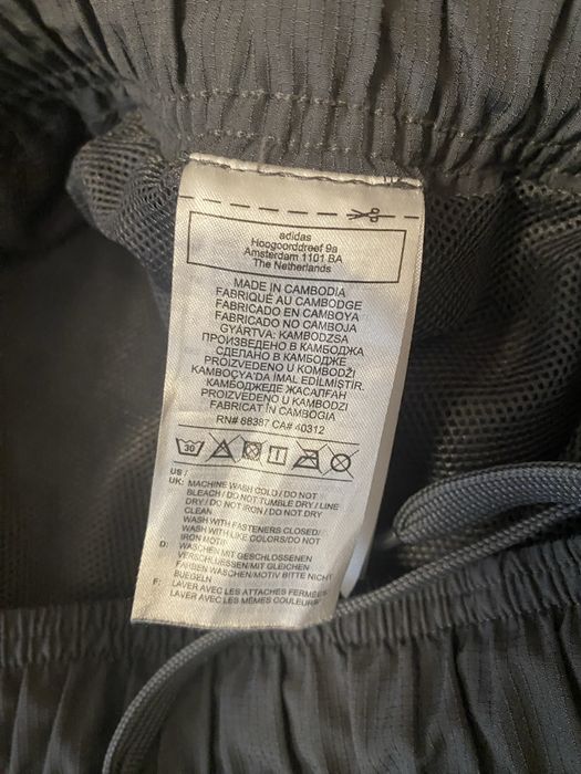 Продам мужские  шорты-карго от бренда Adidas ( оригинал р. S/M .