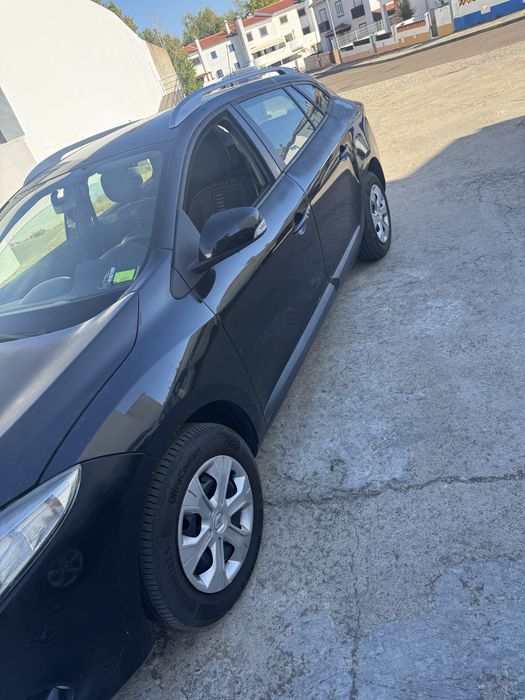 Megane 2011 com 222000 4 pneus novo foto 2