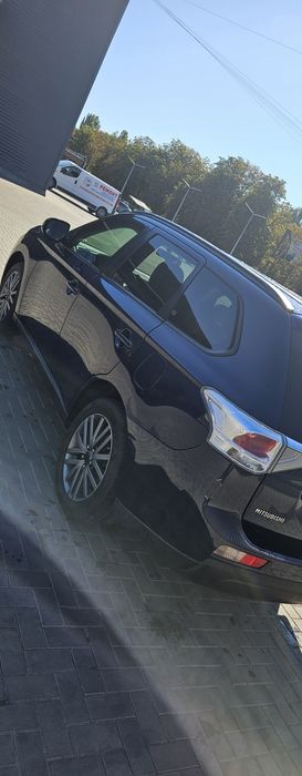 Продам Mitsubishi outlander 3 2,4