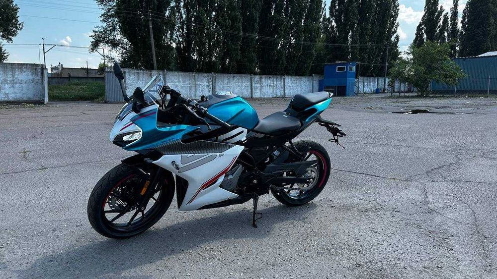 Мотоцикл CFMOTO 250SR LITE