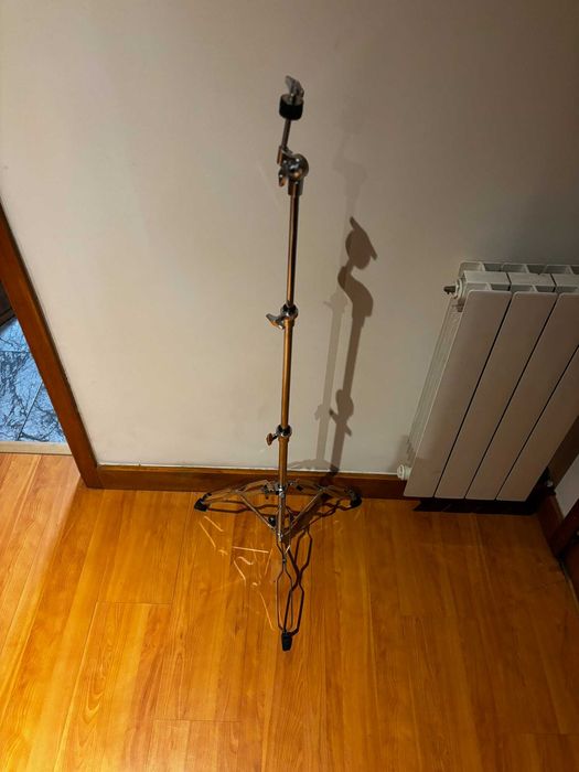 2 Tripés de Prato (Millenium Nova + Tama) + Multiclamps