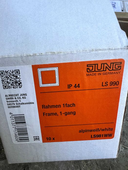 14 Tomadas JUNG SCHUKO + Molduras NOVAS / 14 plugs NEW