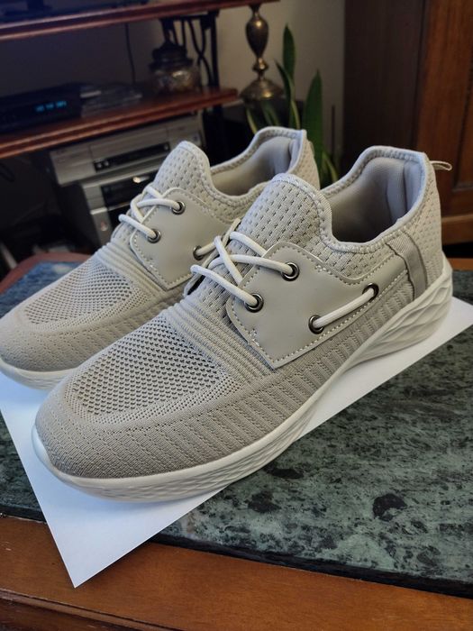 Nowe  buty letnie sportowe bardzo lekkie rozm.40