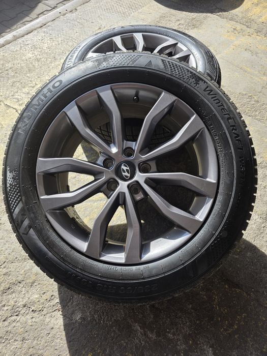 Komplet kół 235/60 R18.