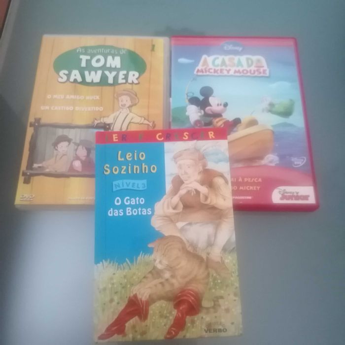 DVDS e livro infantil