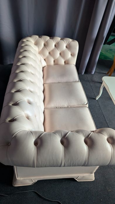 Продам кожаный диван со столиком в офис, прихожую или в баню