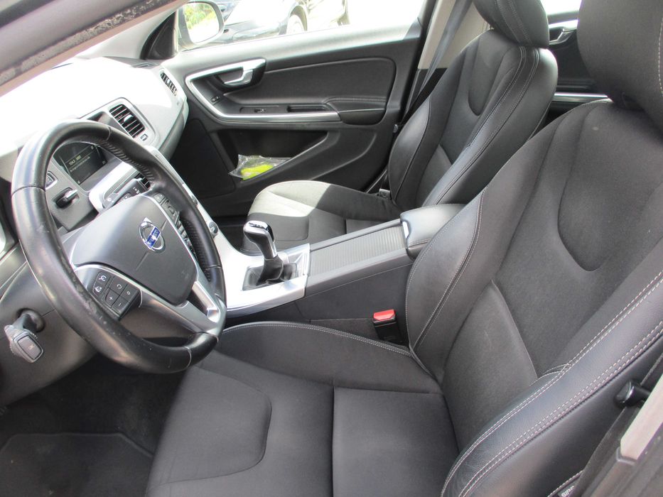 Volvo S60 2.0 D 3 momentum Nacional c/garantia e revisao kit distribuição