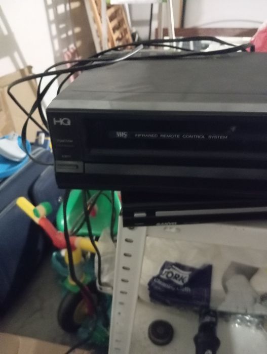 Leitor VHS com comando