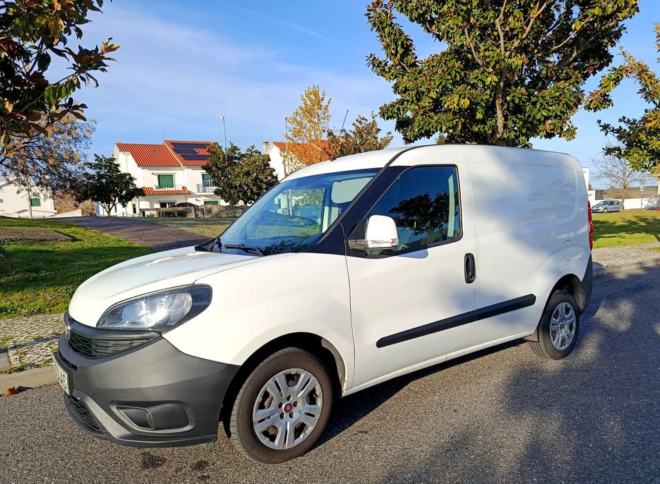 Carrinha Comercial | Fiat Doblo | 2020 | 120.00Kms |Pronta a trabalhar
