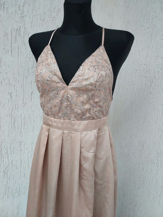 Elegancka sukienka wieczorowa w roz S/M.
